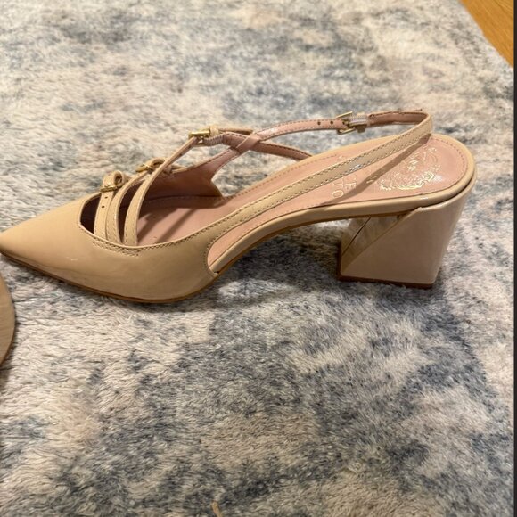 Vince Camuto Nude Block Heel with Pointed Toe - Picture 3 of 5